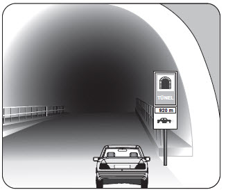 Soru 31 görseli: Şekildeki gibi yeterince aydınlatılmamış tünele giriş yapan aracın sürücüsü, aşağıdakil…