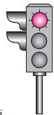 Soru 14 görseli: Aksine bir durum yoksa, şekildeki gibi ışıklı trafik işaret cihazında kırmızı ışığın ya…