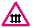 Soru 21 C seçeneği: Aşağıdakilerden hangisi “köprü yaklaşımı” levhasıdır?